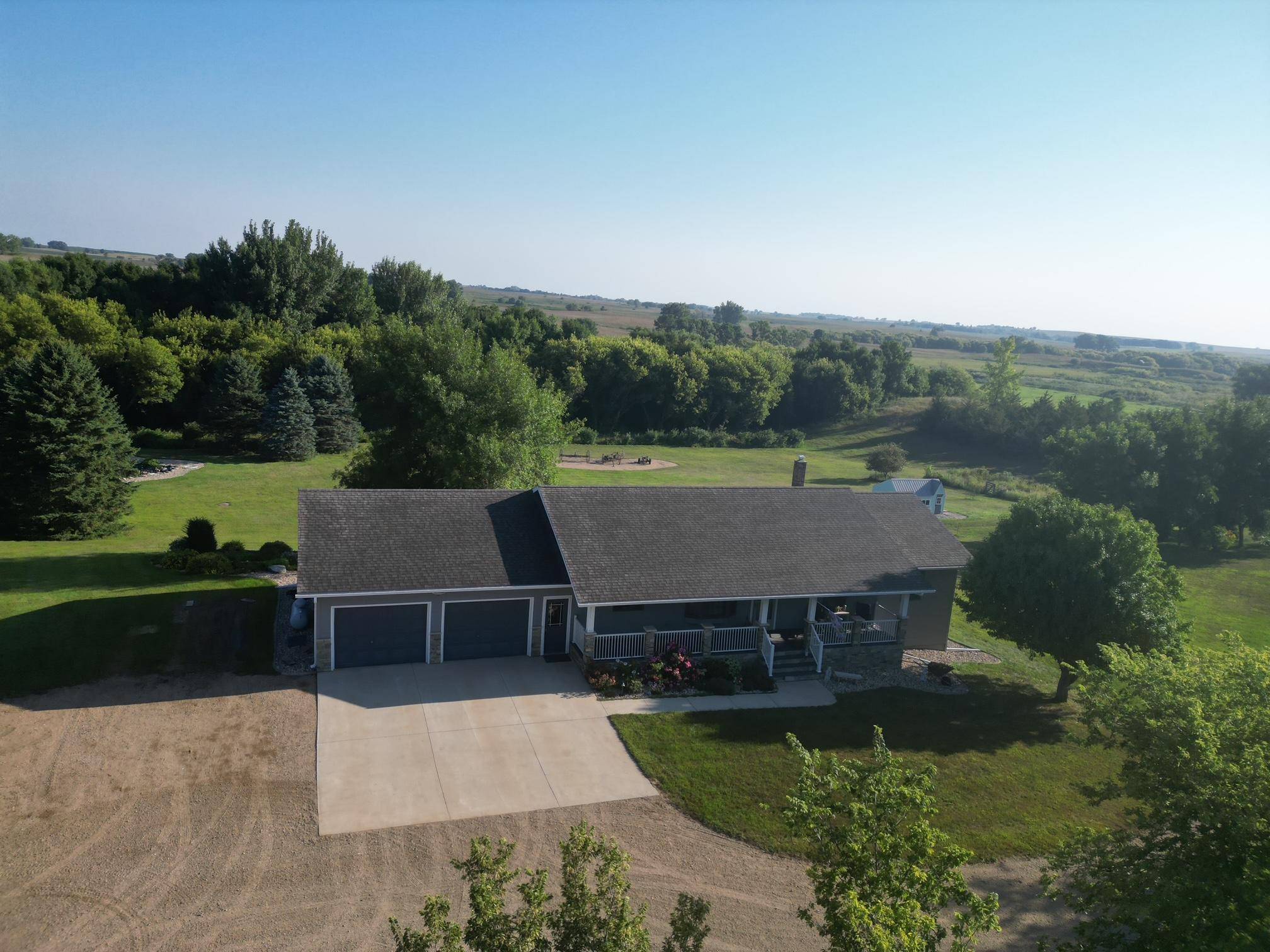 2604 Lyon Lincoln RD, Arco, MN 56113