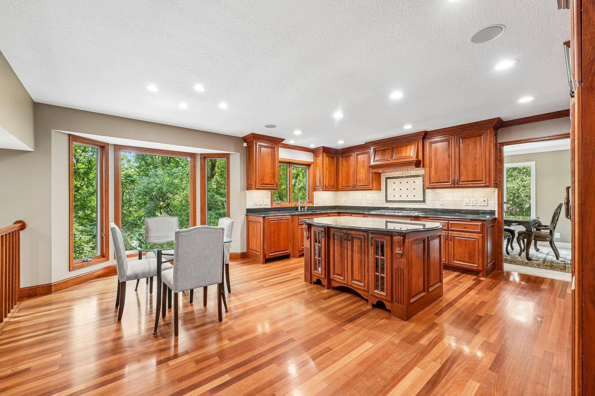 1206 102nd ST W, Inver Grove Heights, MN 55077