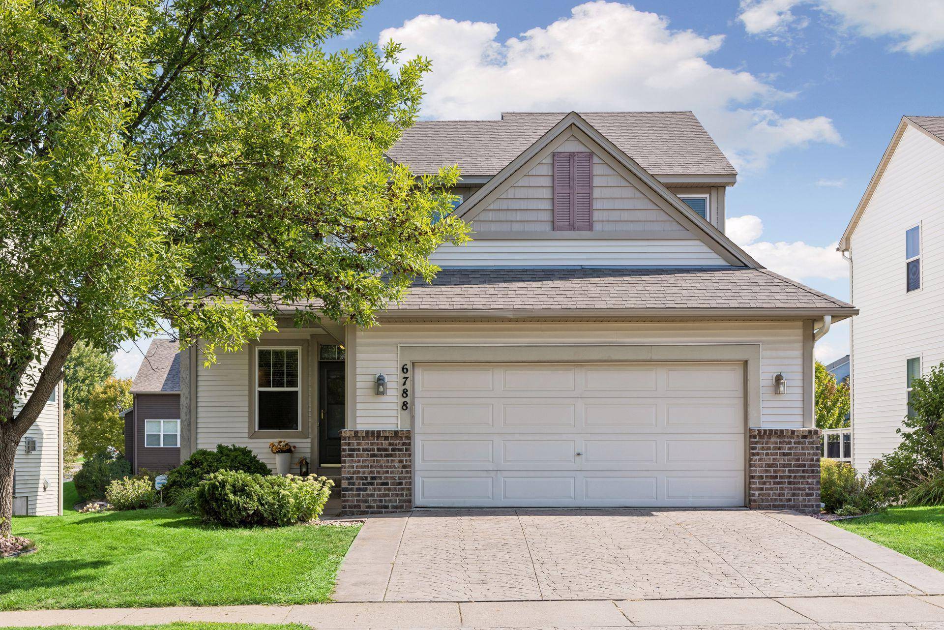 6788 Troy LN N, Maple Grove, MN 55311