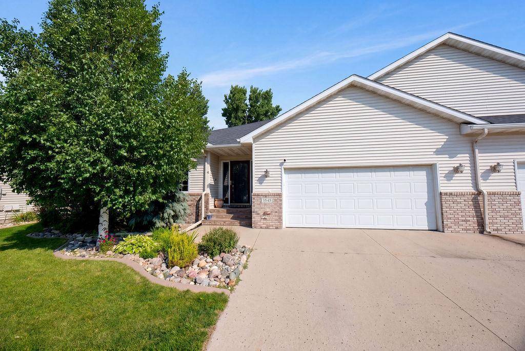 3545 Woodbury CT S, Fargo, ND 58103