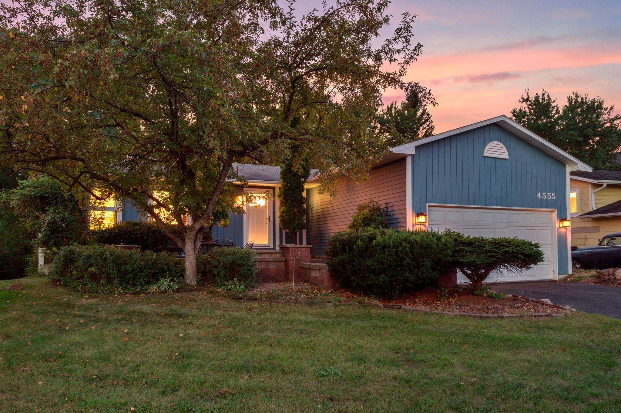 4555 W 131 1/2 ST, Savage, MN 55378