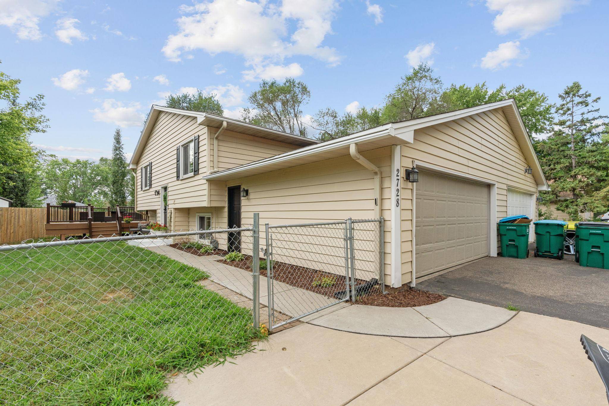2728 111th AVE NW, Coon Rapids, MN 55433