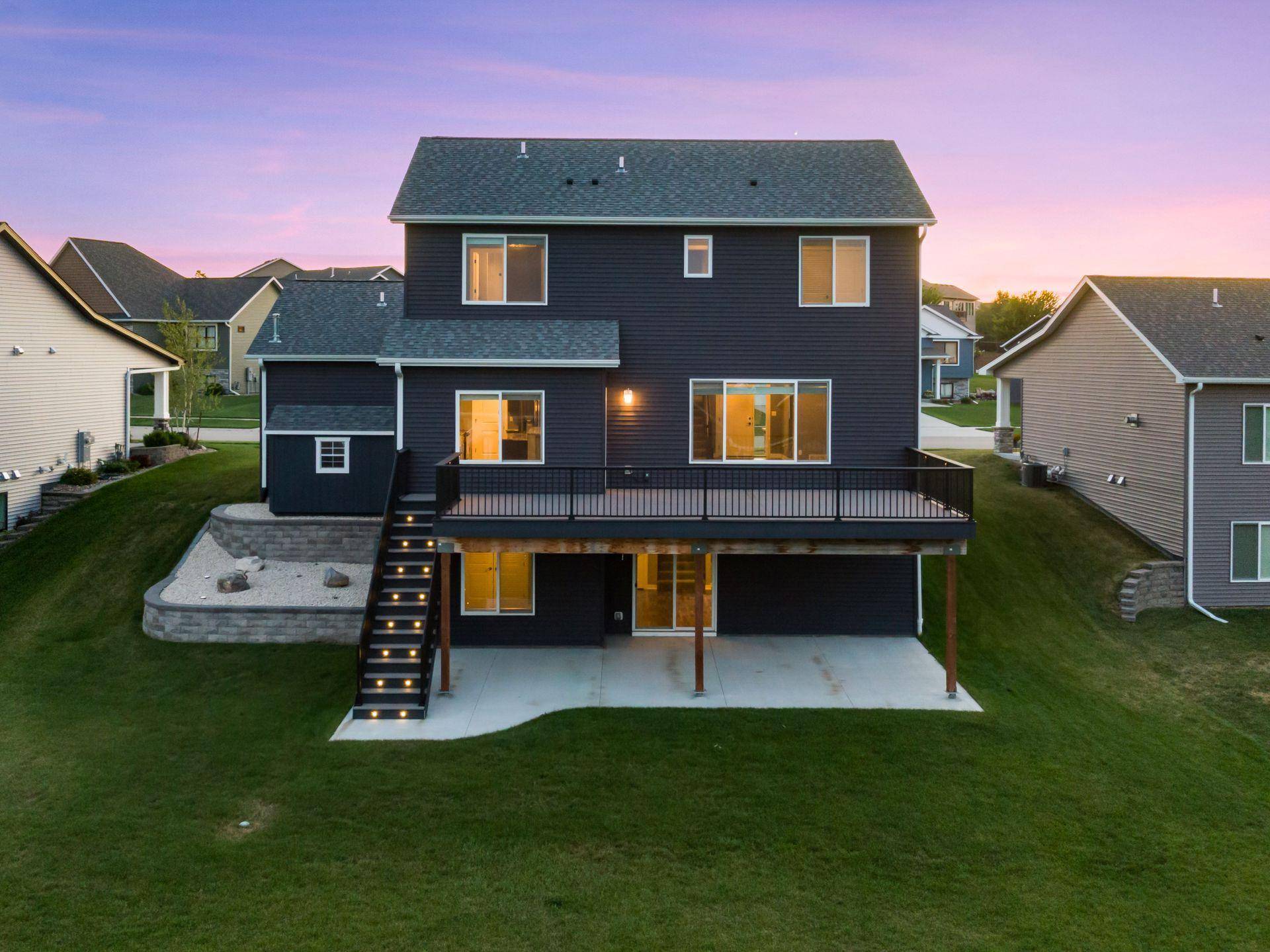 855 Towne DR NE, Byron, MN 55920