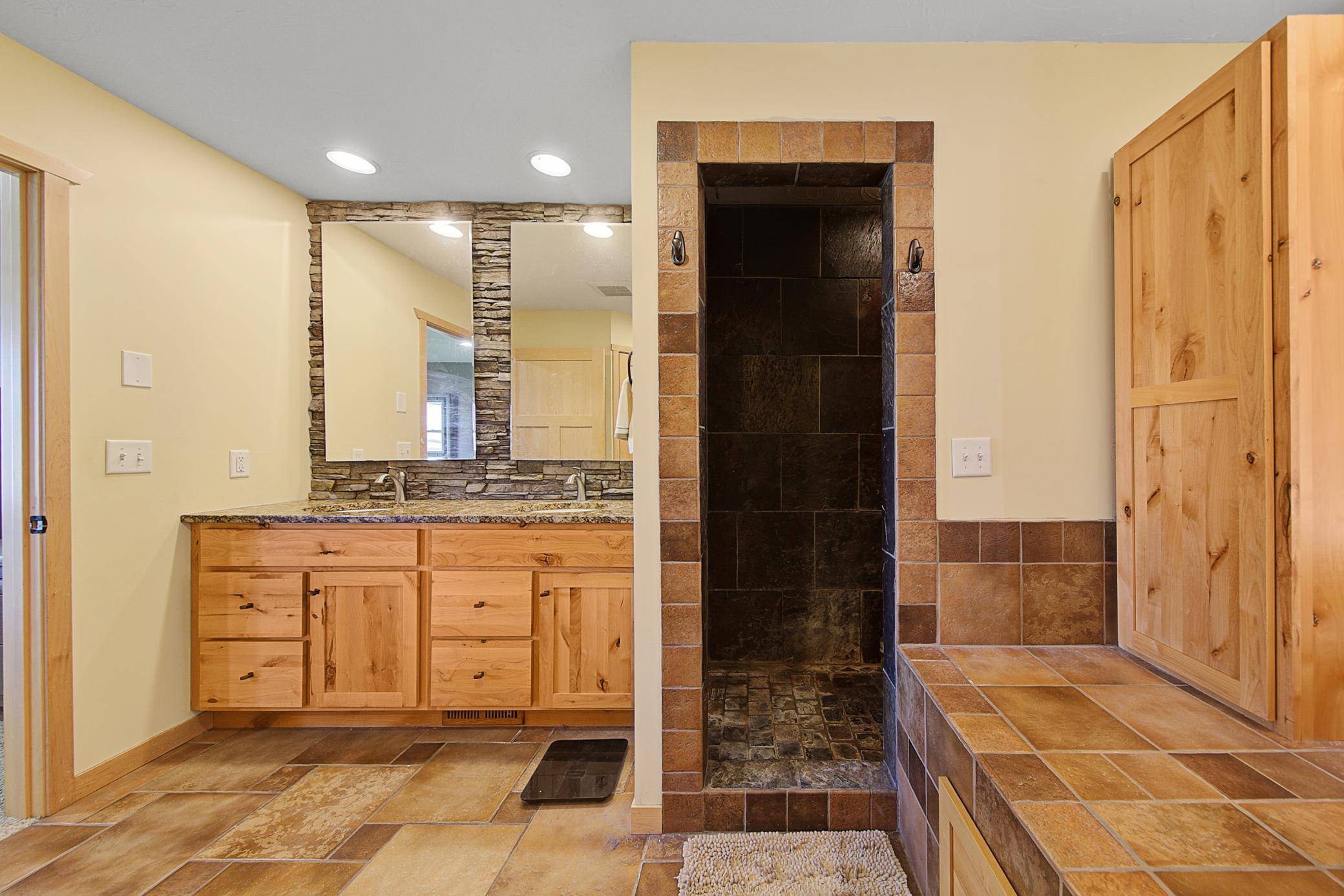 751 S 12th ST, Bird Island, MN 55310