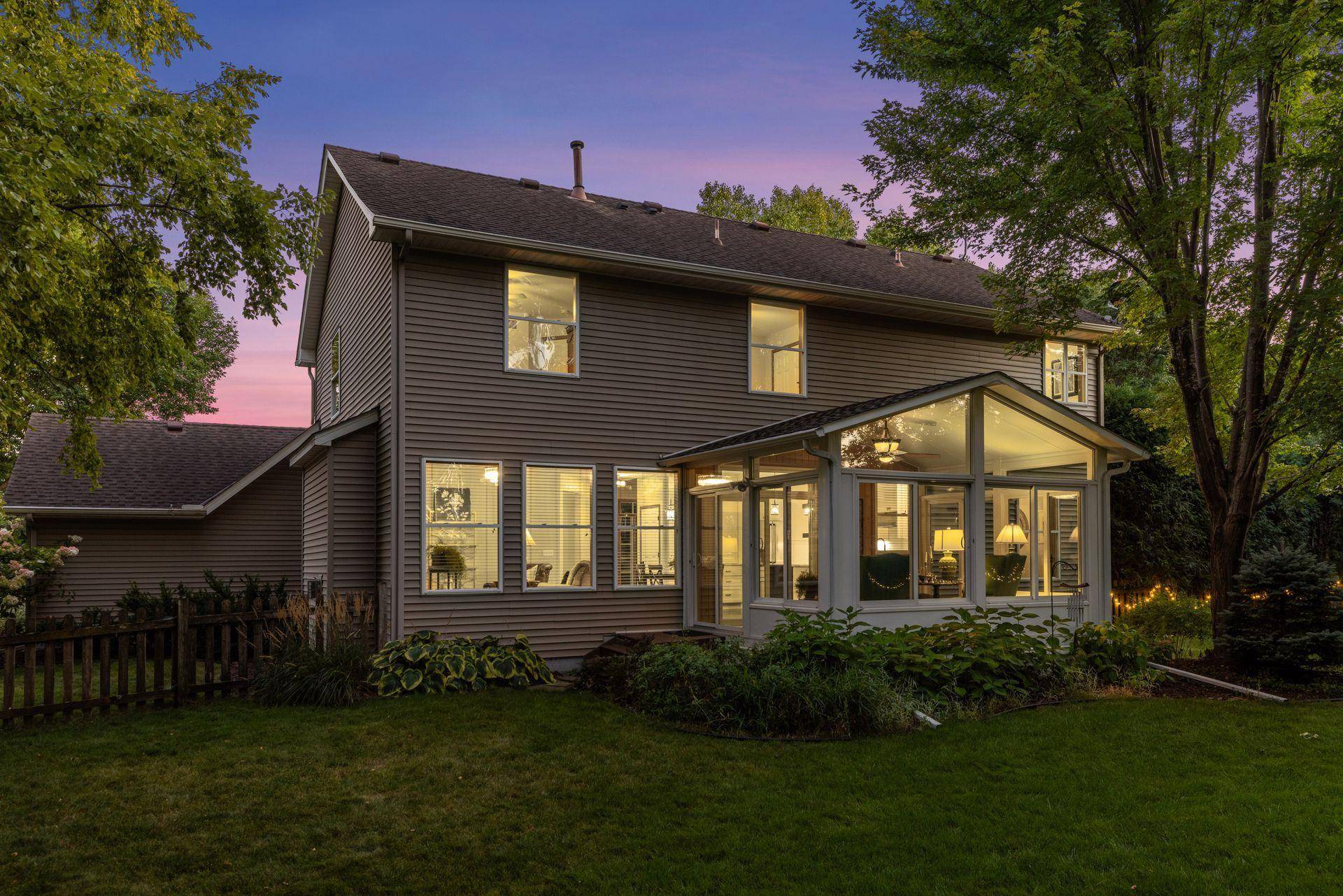 9025 Sunnyvale DR, Chanhassen, MN 55317