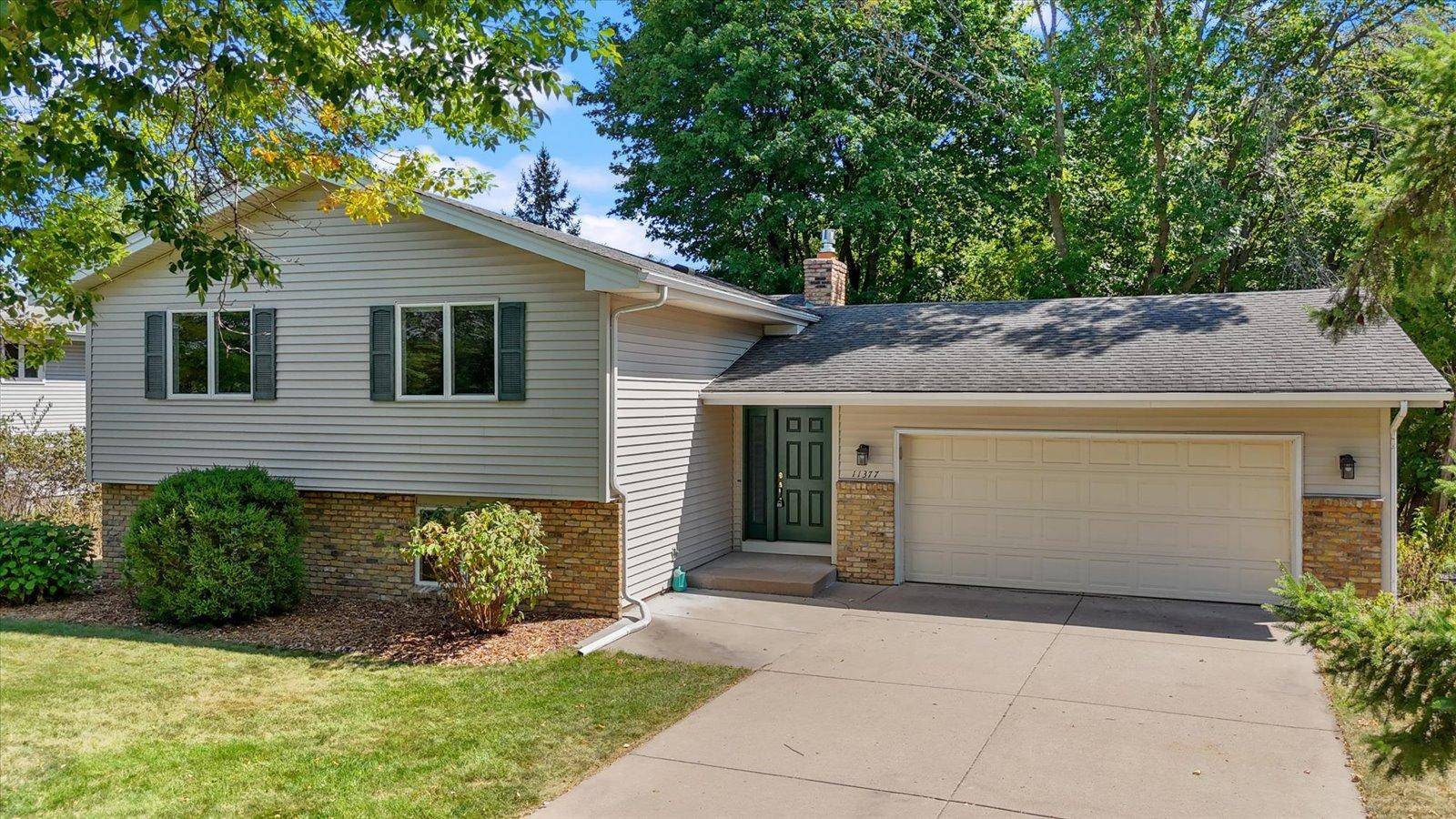 11377 Lily ST NW, Coon Rapids, MN 55433
