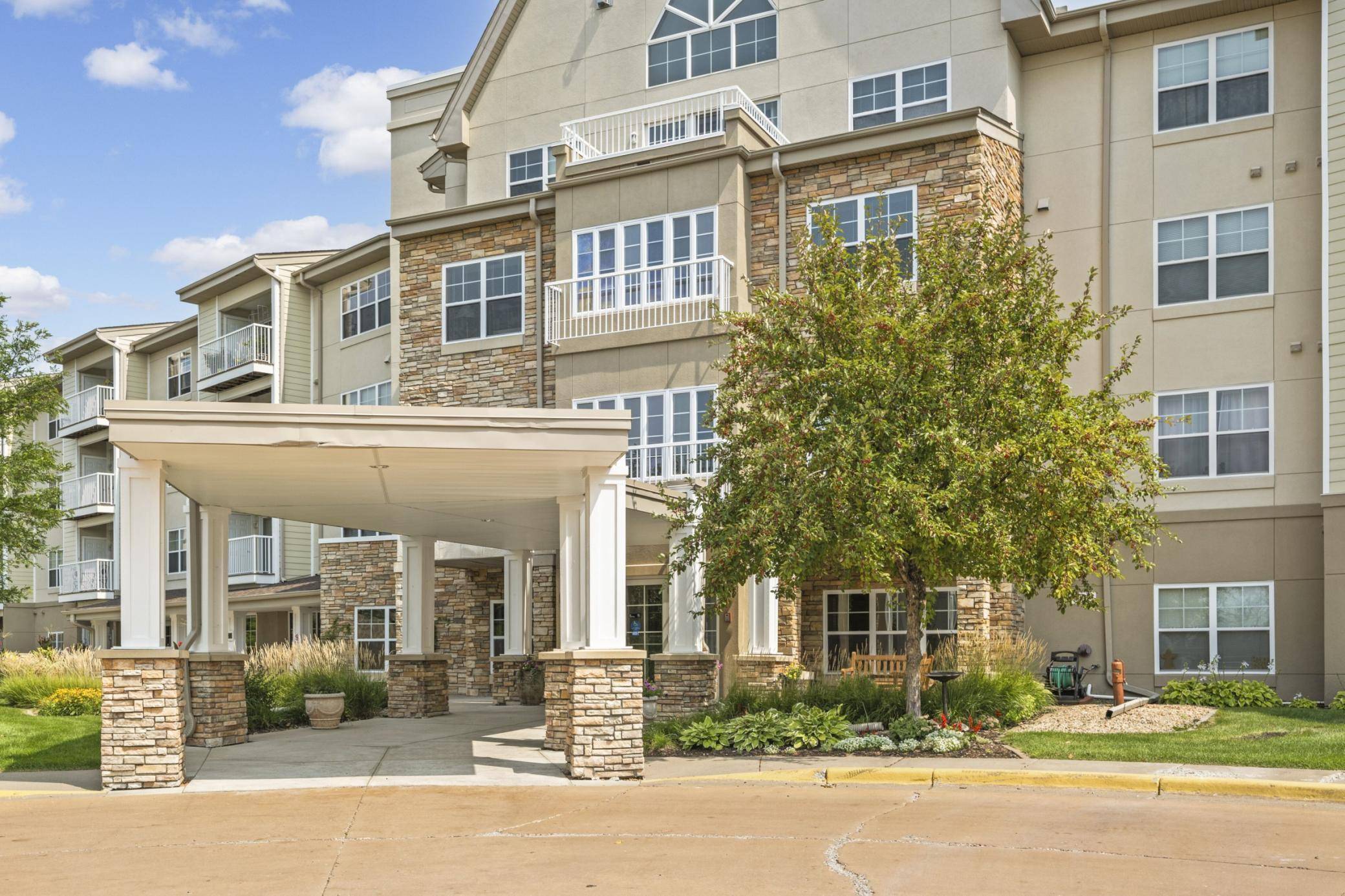 5650 Boone AVE N #116, New Hope, MN 55428
