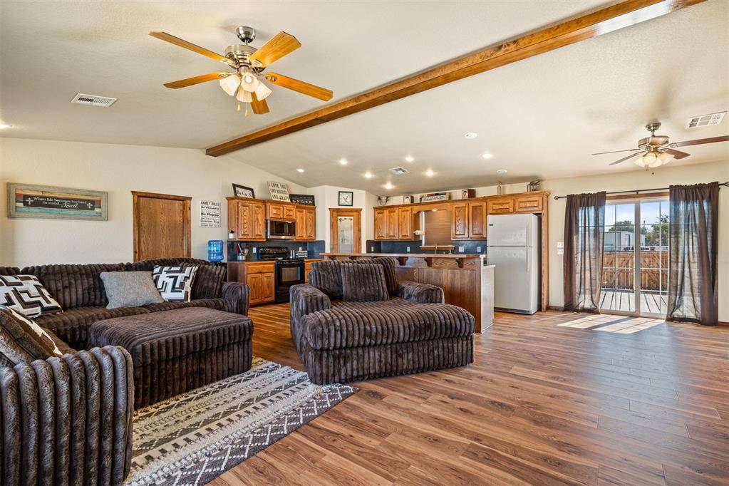 205 Chickasha AVE, Amber, OK 73004