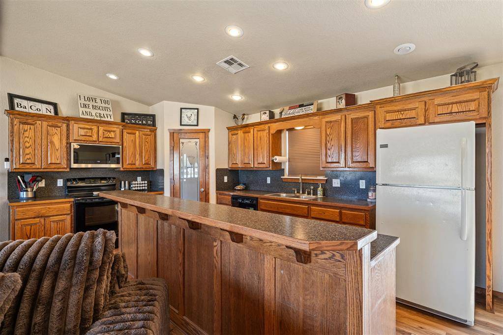 205 Chickasha AVE, Amber, OK 73004
