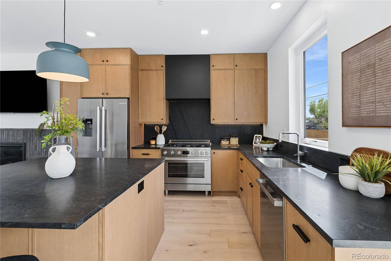 6594 Quitman CT, Arvada, CO 80003