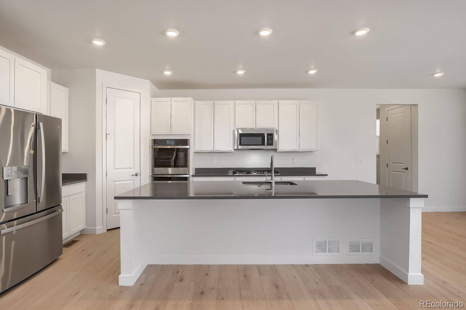 24734 E Kettle CT, Aurora, CO 80016