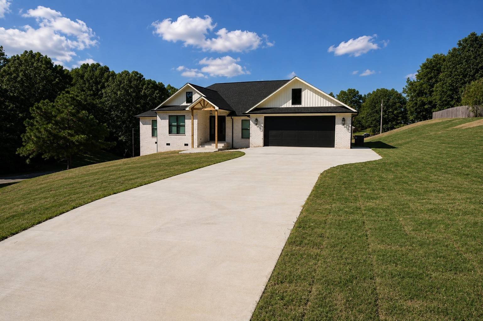 174 Cardinal Estate Dr, Lexington, TN 38351