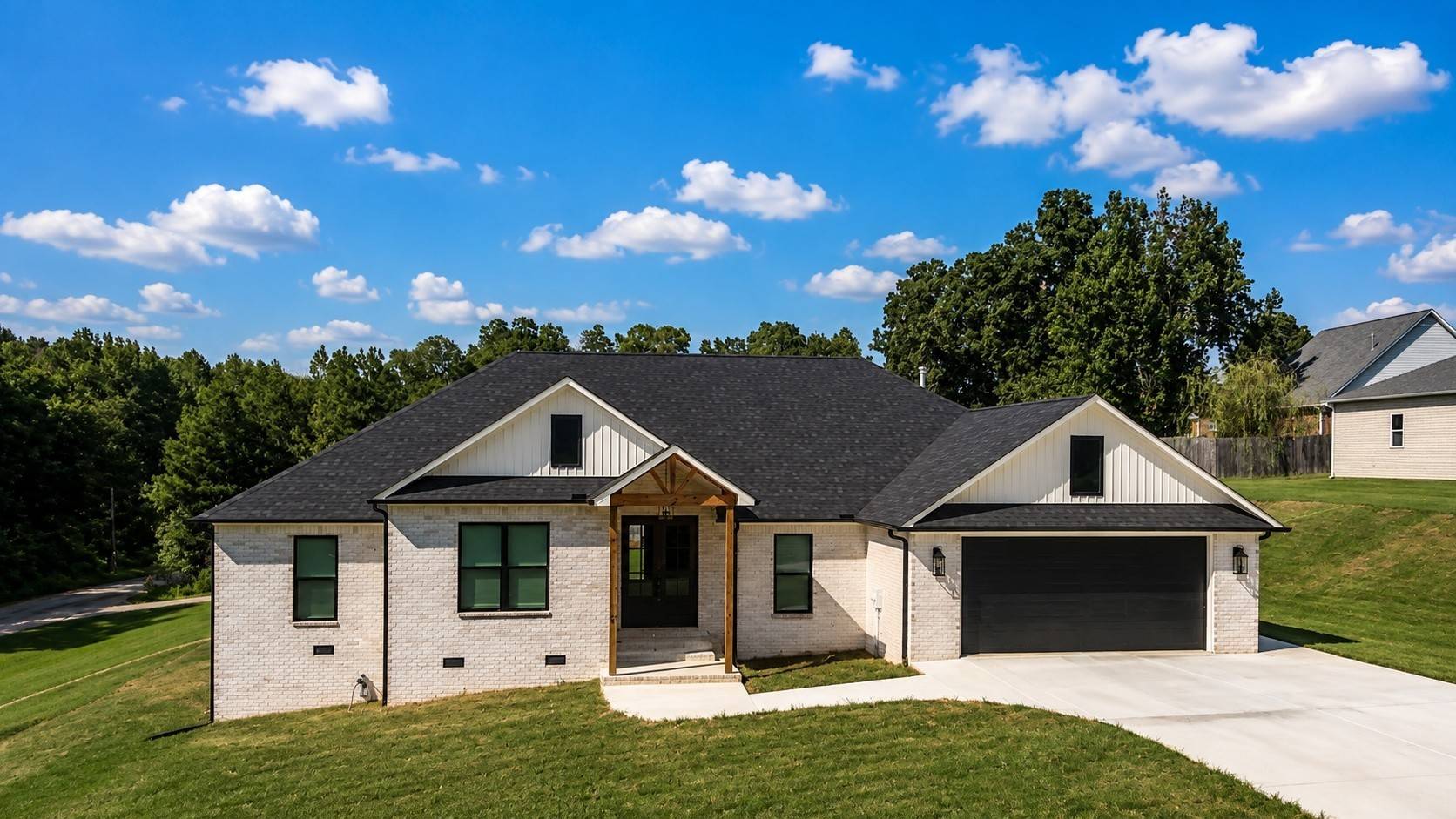 174 Cardinal Estate Dr, Lexington, TN 38351