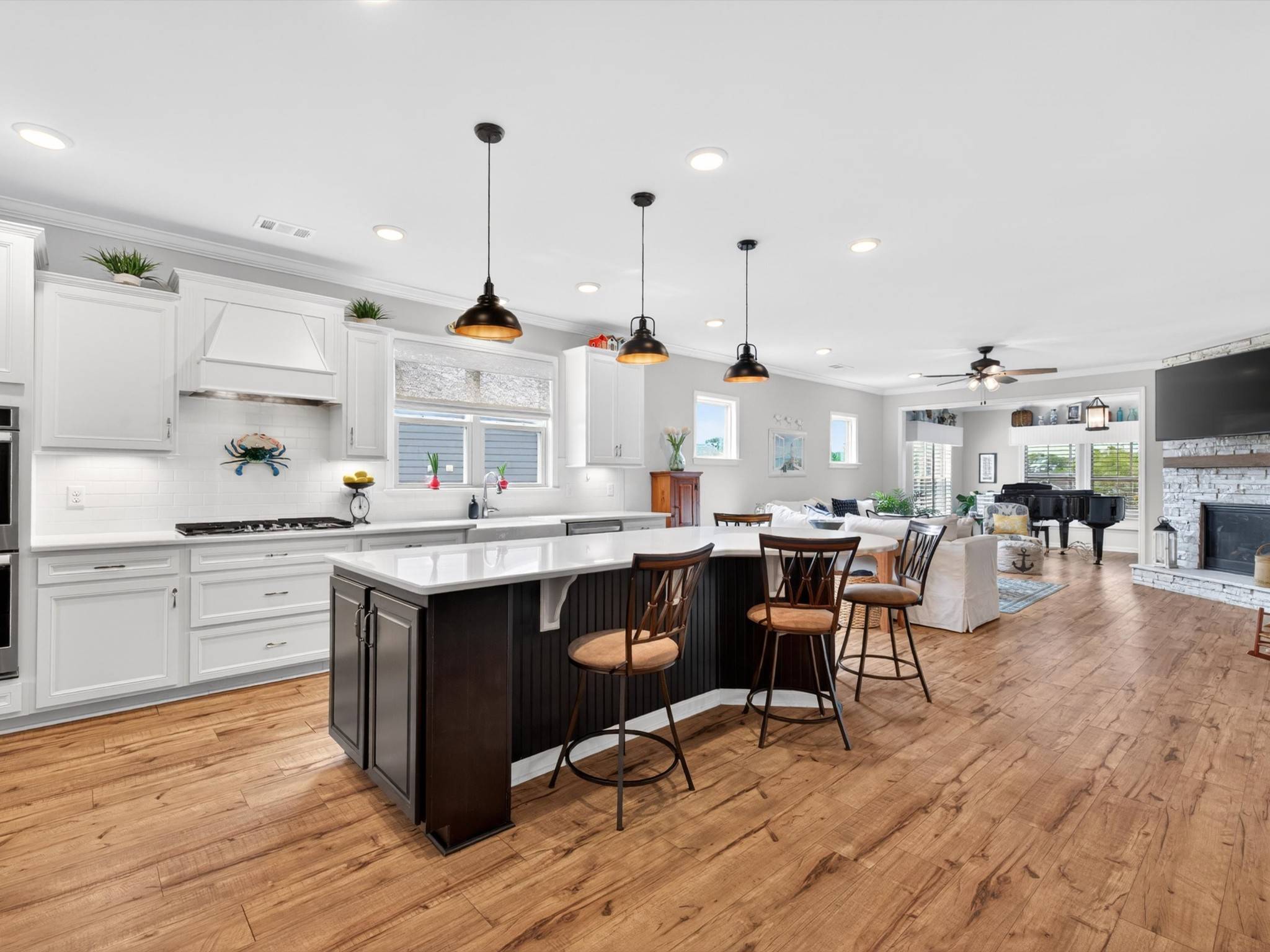 1055 Sumner Grv, Spring Hill, TN 37174