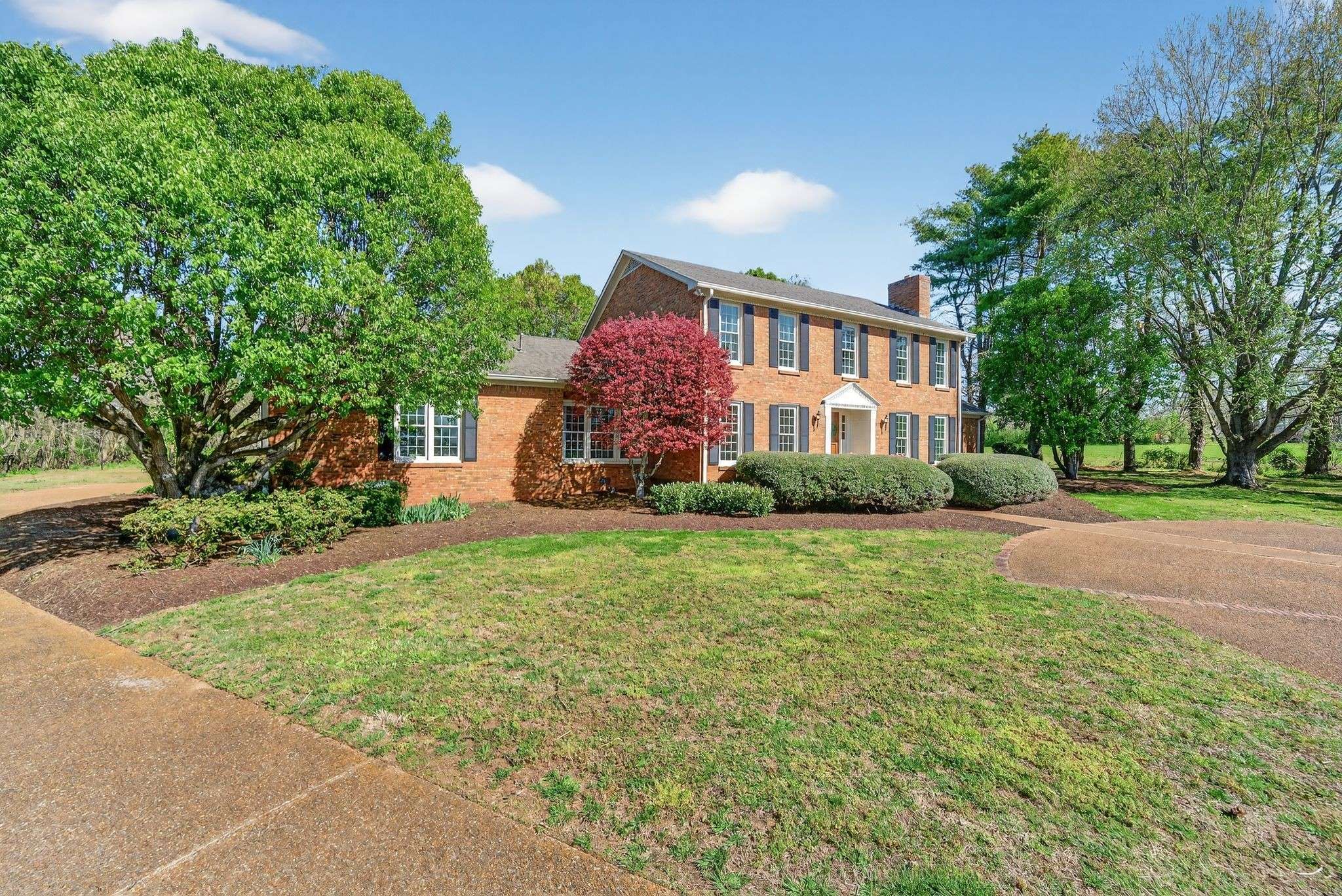 1553 N Main St, Mount Pleasant, TN 38474