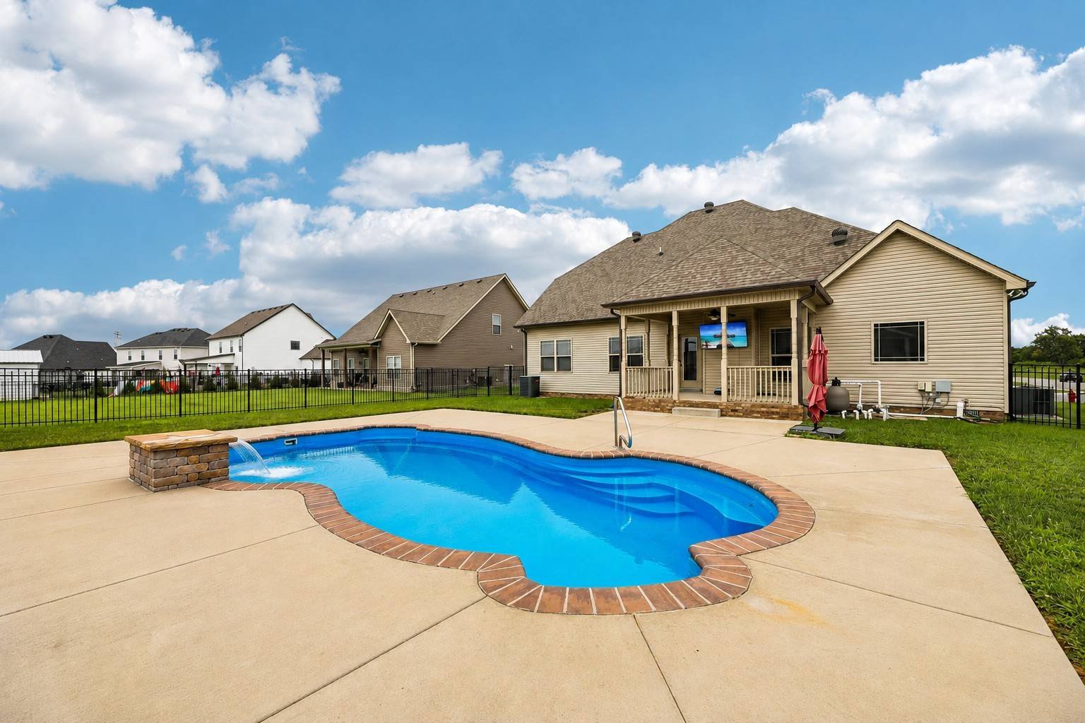1850 Shield Dr, Clarksville, TN 37043