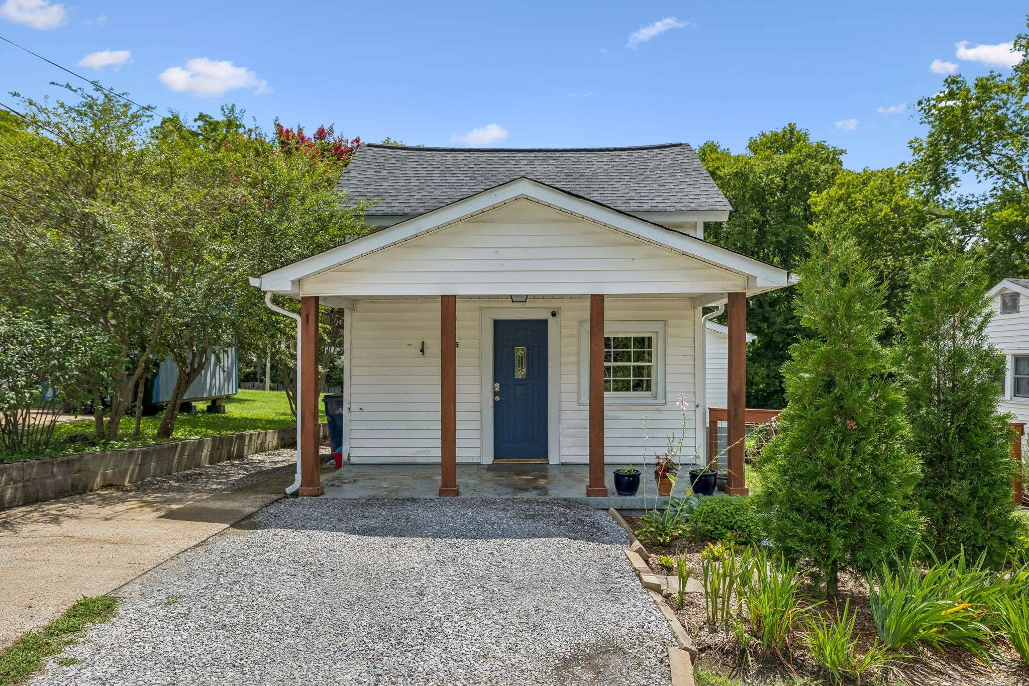2005 Crestview Dr, Columbia, TN 38401