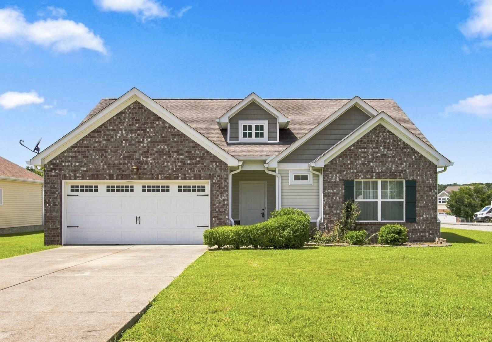 211 Wyburn Pl, Burns, TN 37029