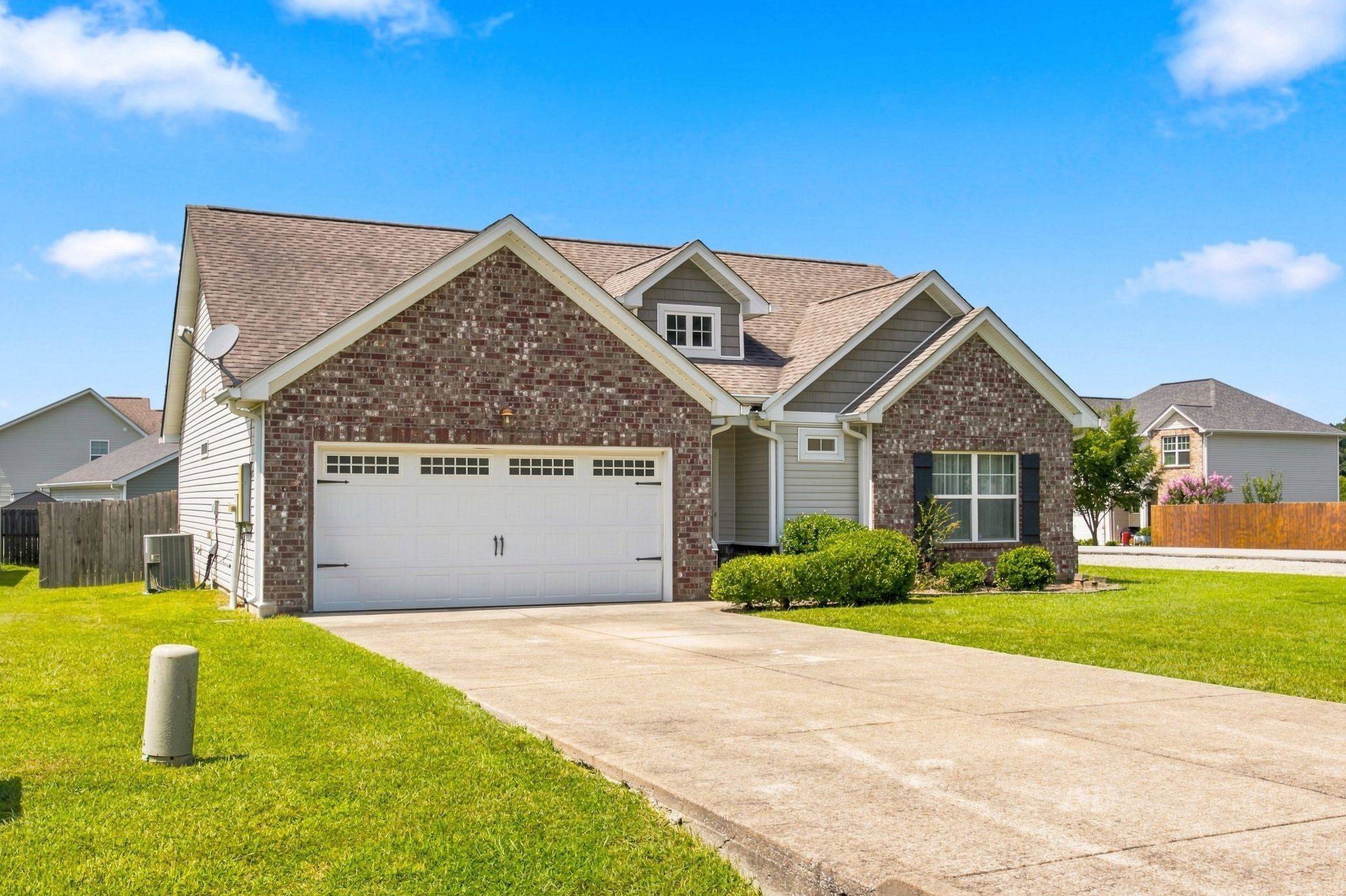 211 Wyburn Pl, Burns, TN 37029