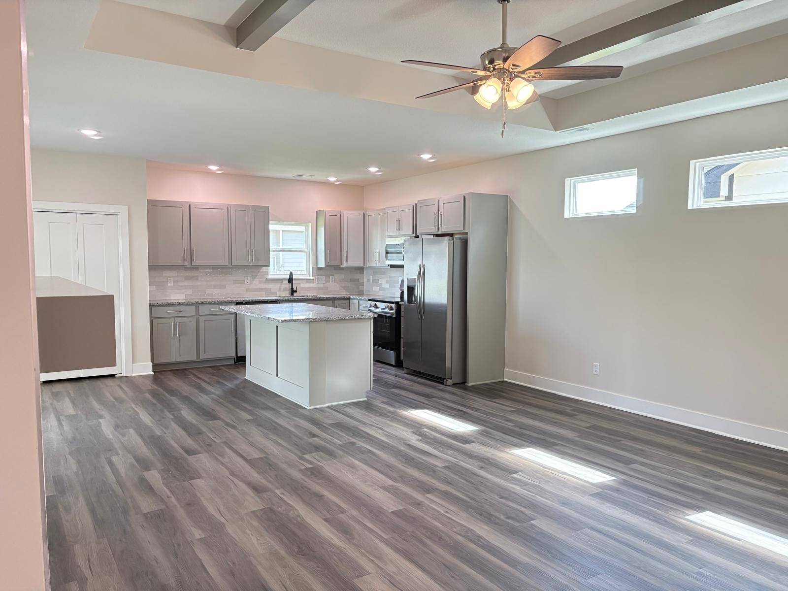 8980 E FORBES CIR, Bel Aire, KS 67226