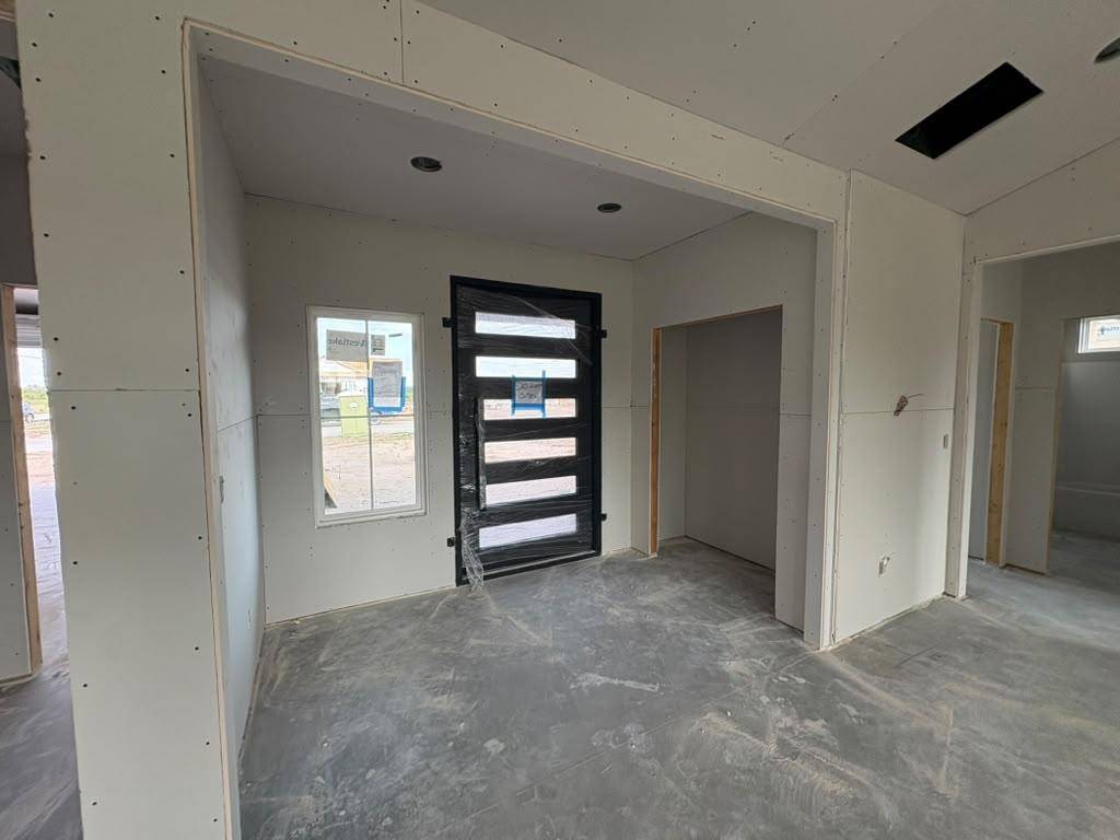 5911 Plumthicket St, Bel Aire, KS 67226