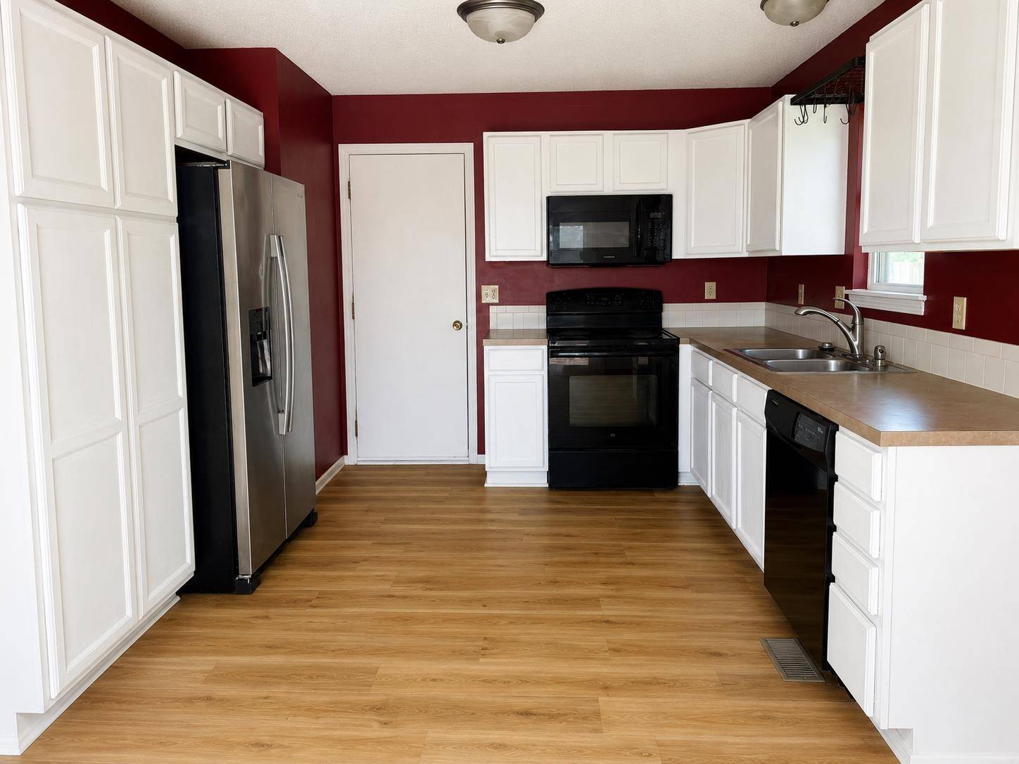 632 S LongbranchDr, Maize, KS 67101