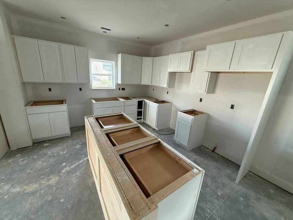 5103 N Toben Ct, Bel Aire, KS 67226