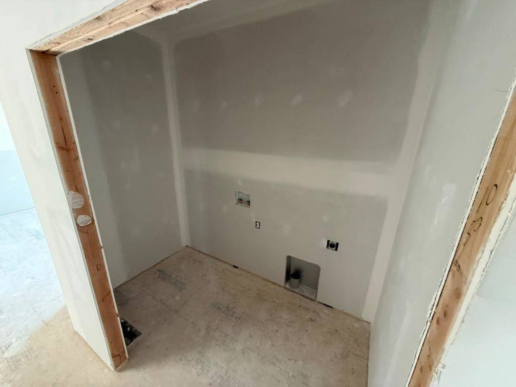 8955 E Joshua St, Bel Aire, KS 67226