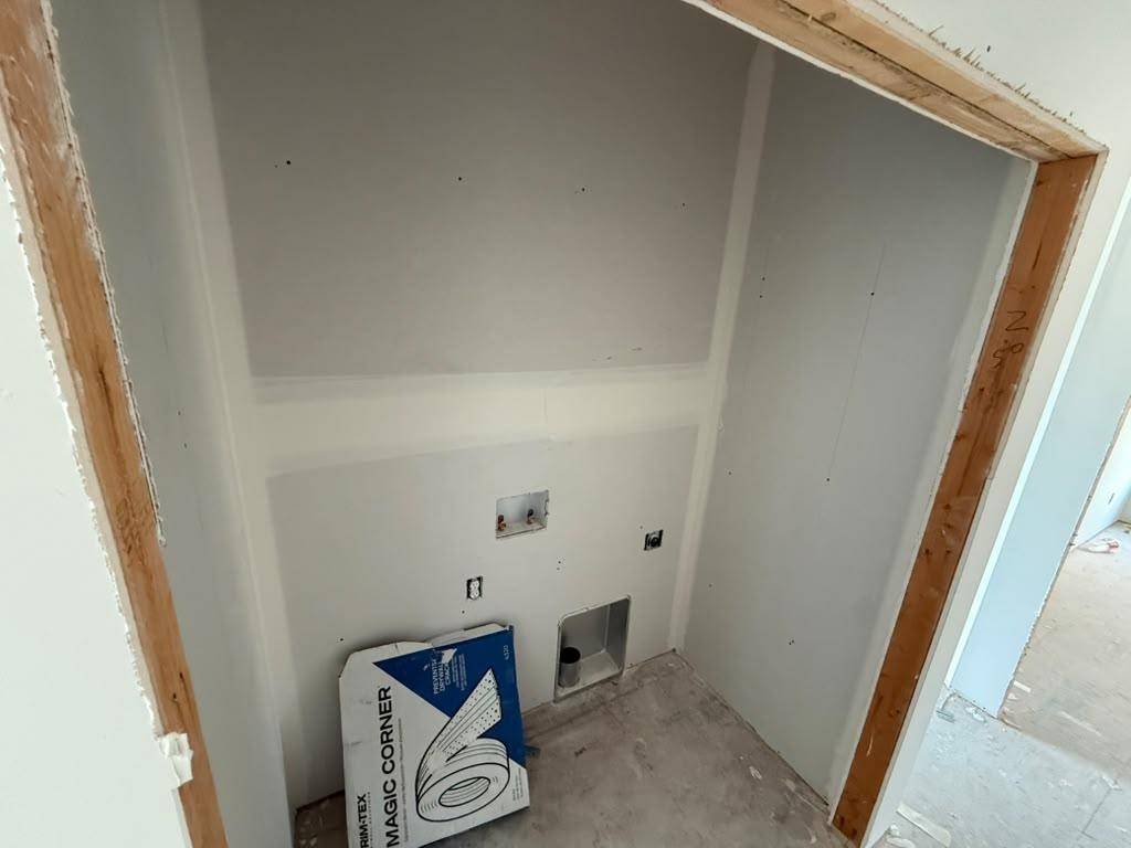 8985 N Joshua St, Bel Aire, KS 67226