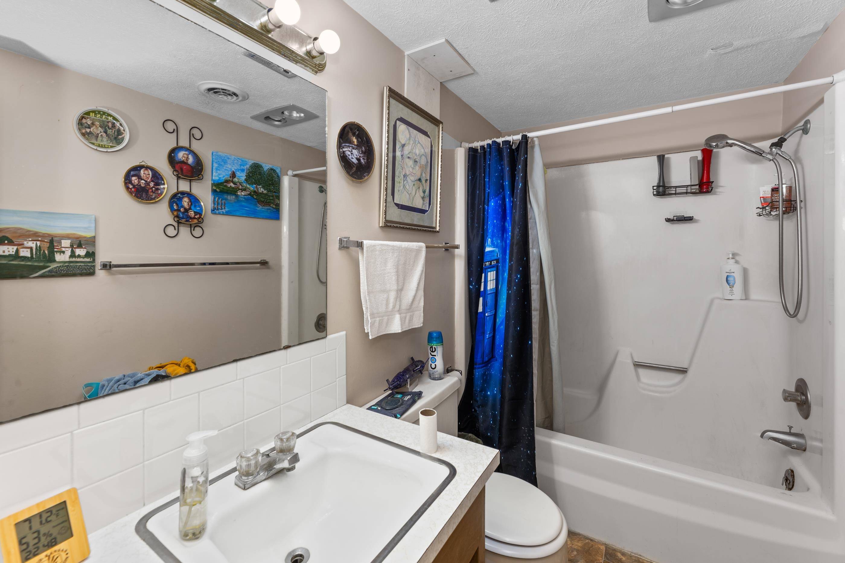 806 S Edwards, Moundridge, KS 67107
