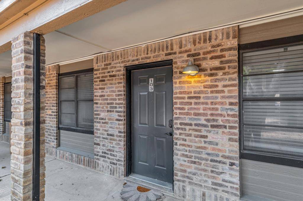 1421 S 12th Street #103, Waco, TX 76706