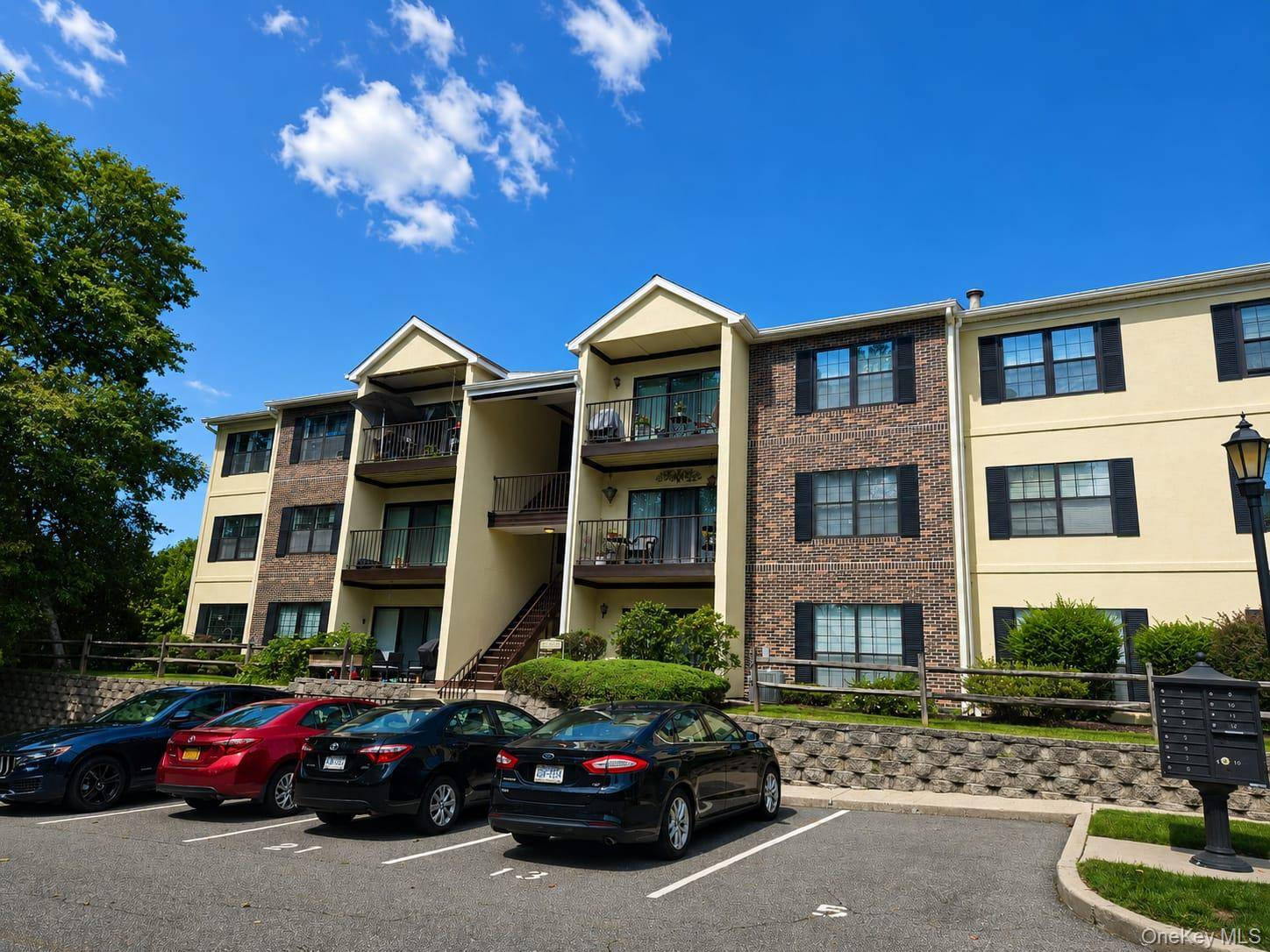 23 Nottingham CIR #23, Peekskill, NY 10566