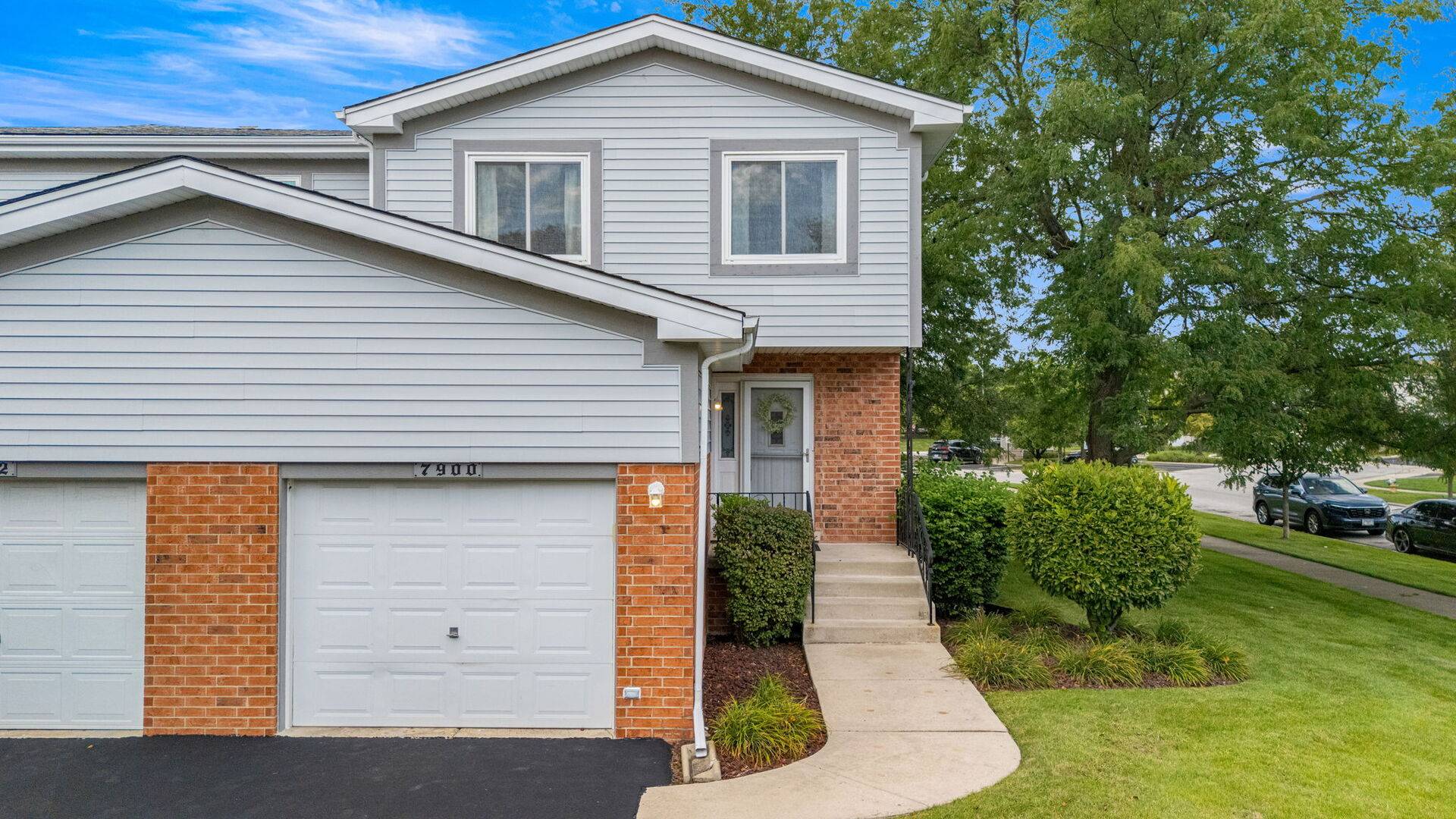7900 160th ST, Tinley Park, IL 60477