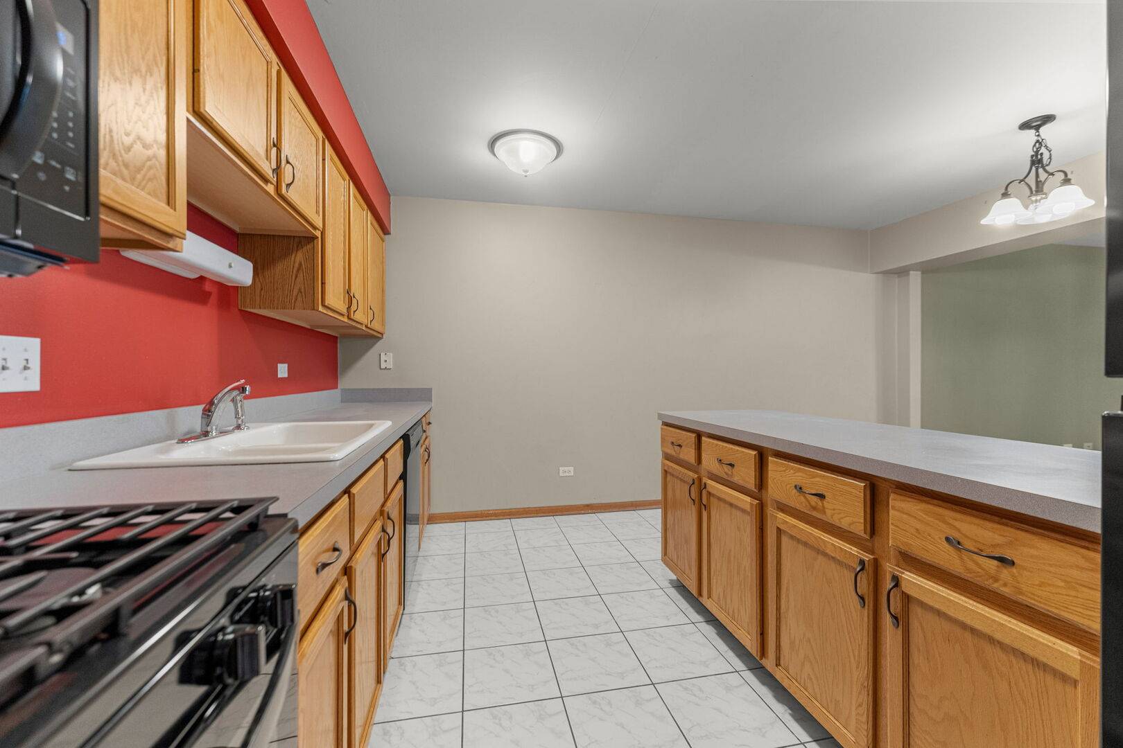 7900 160th ST, Tinley Park, IL 60477