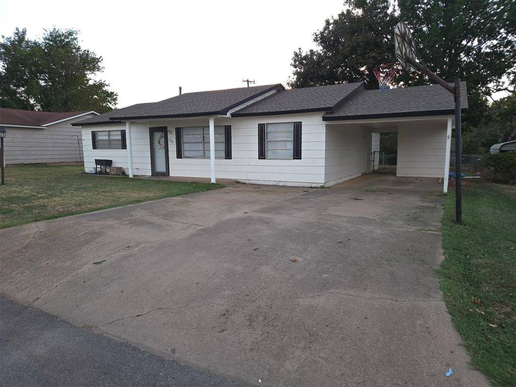 606 N Cedar AVE, Stroud, OK 74079