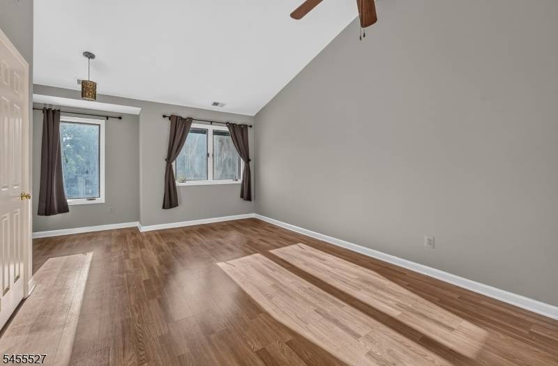 8 Augusta Dr, Clinton Twp., NJ 08801