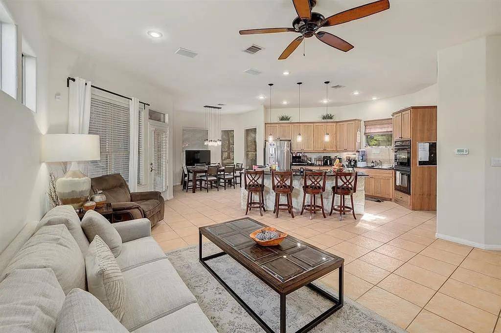 101 Cheerful CT, Lakeway, TX 78734
