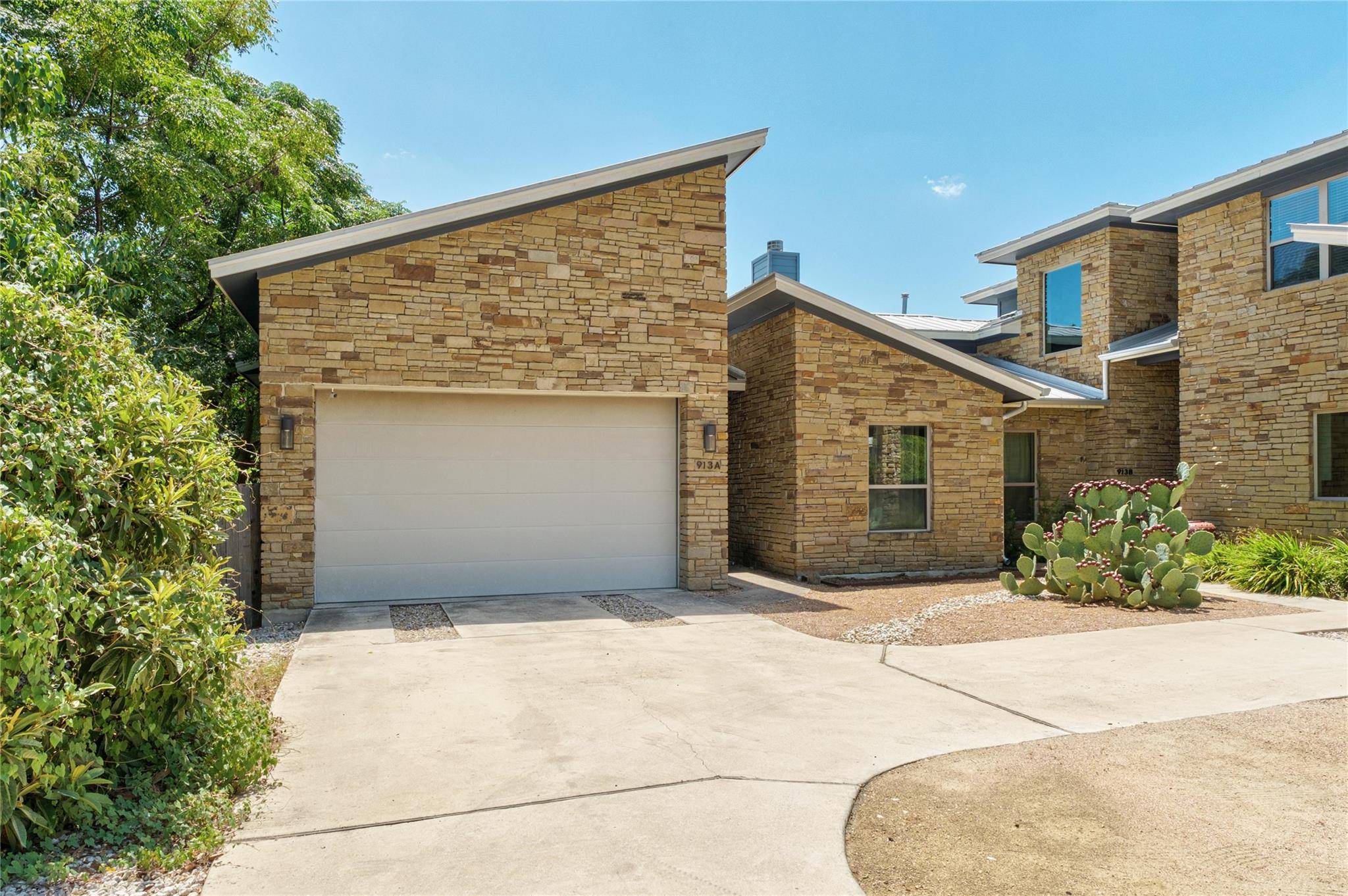 913 Stobaugh ST #A, Austin, TX 78757