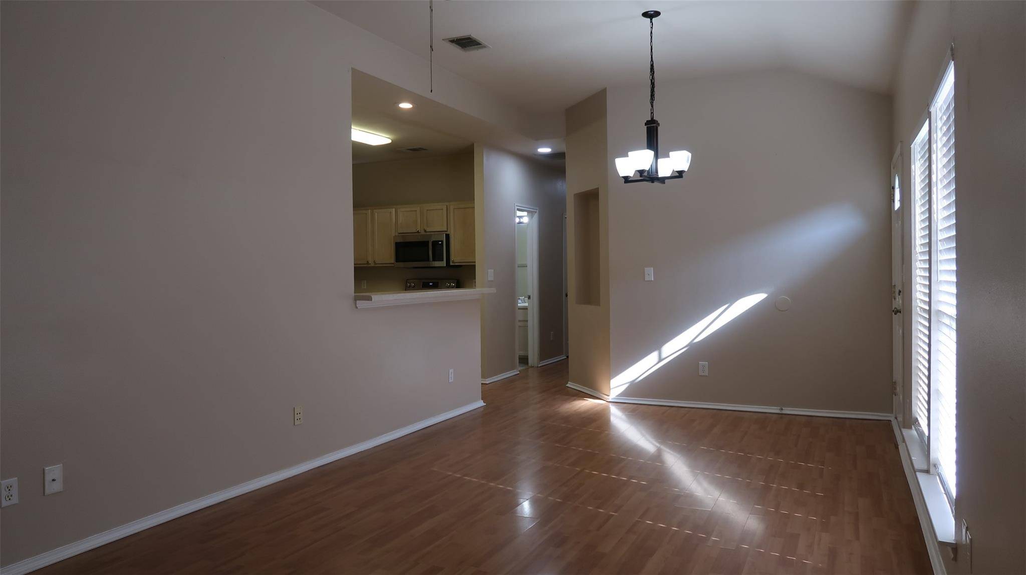 8712 Weiser DR #B, Austin, TX 78729