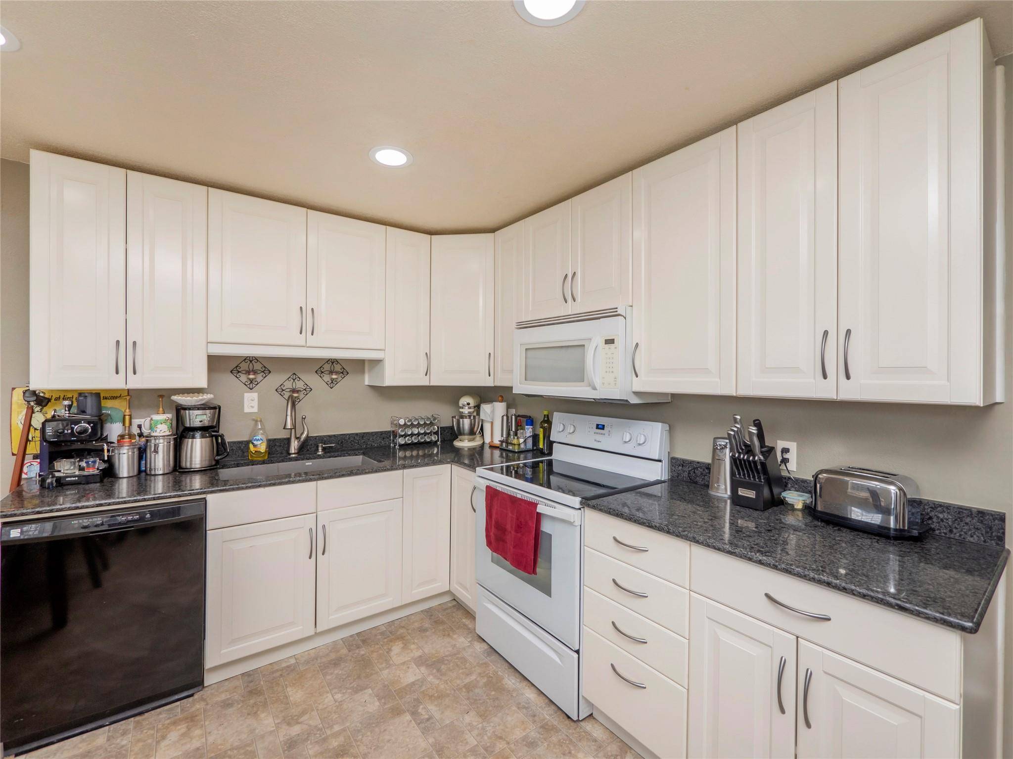 11004 Elm ST, Jonestown, TX 78645