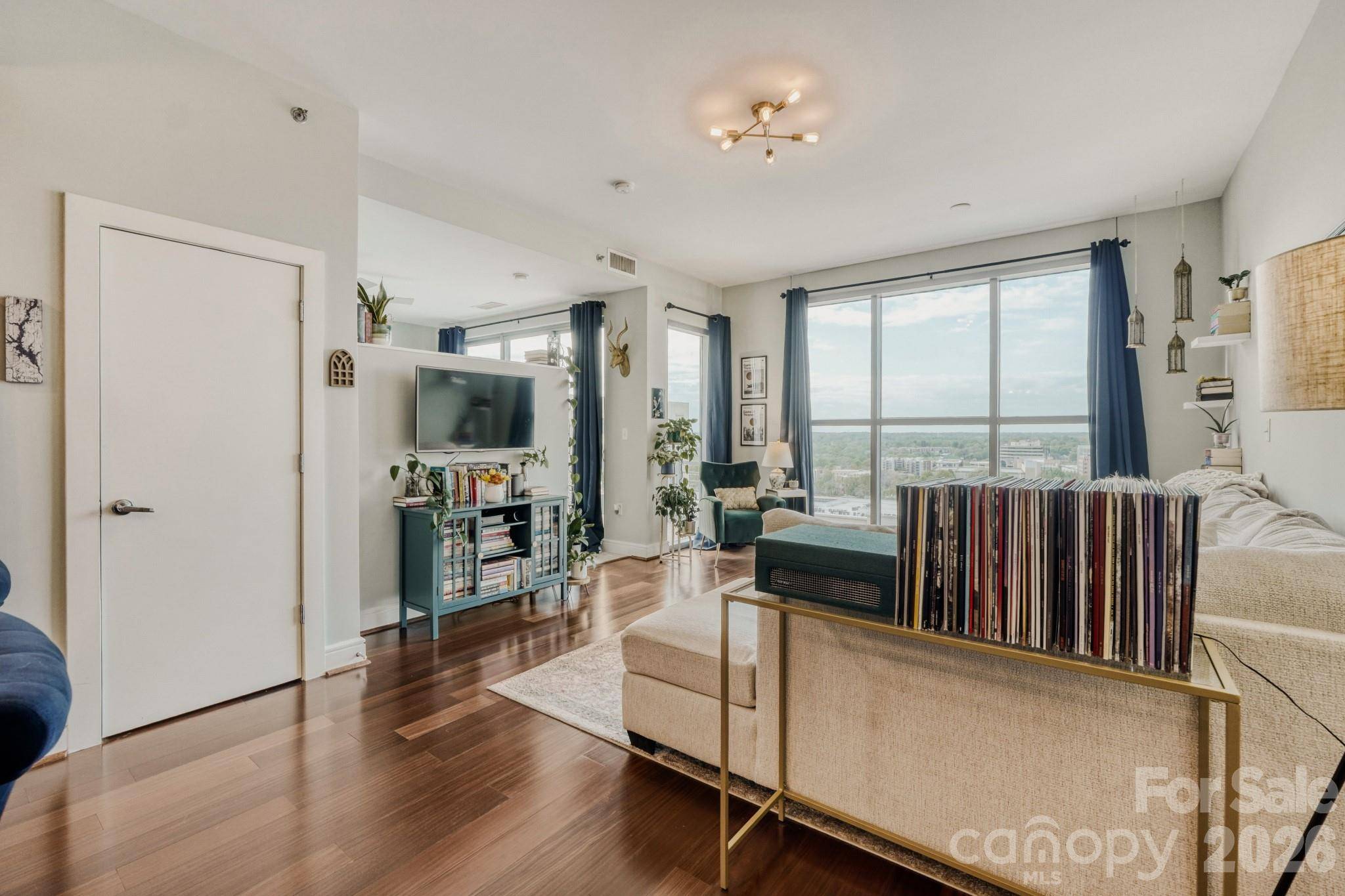 333 W Trade ST W #1105, Charlotte, NC 28202