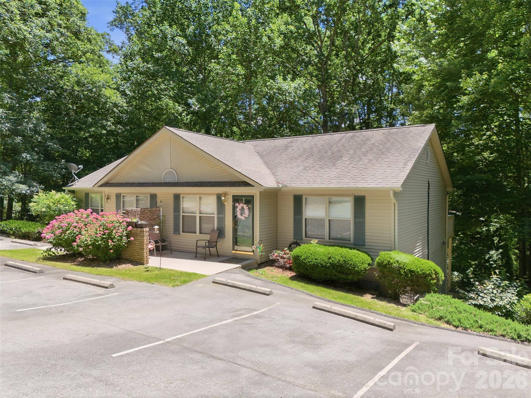 42 Queen RD #D, Candler, NC 28715