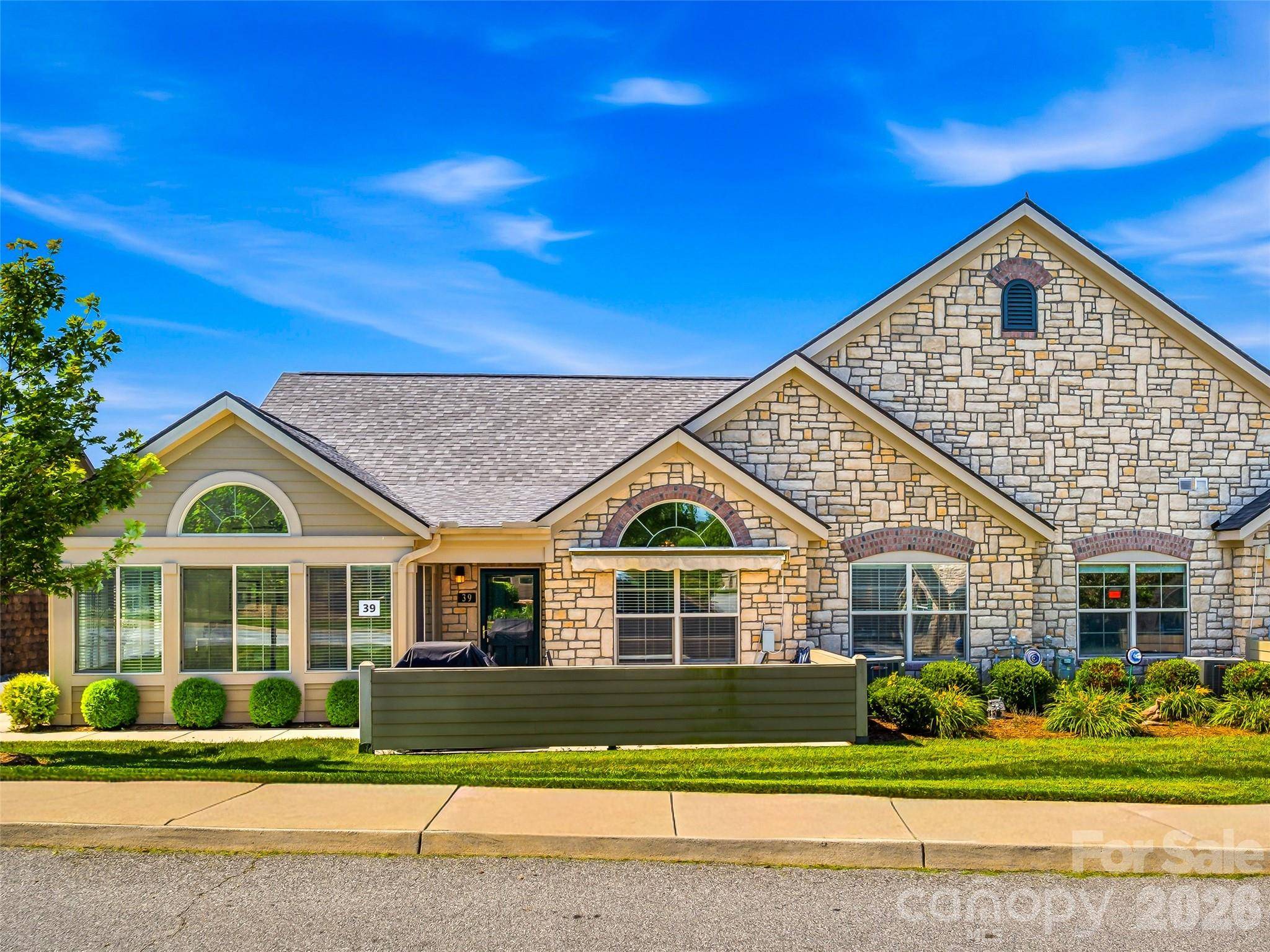 39 Braeburn WAY, Flat Rock, NC 28731