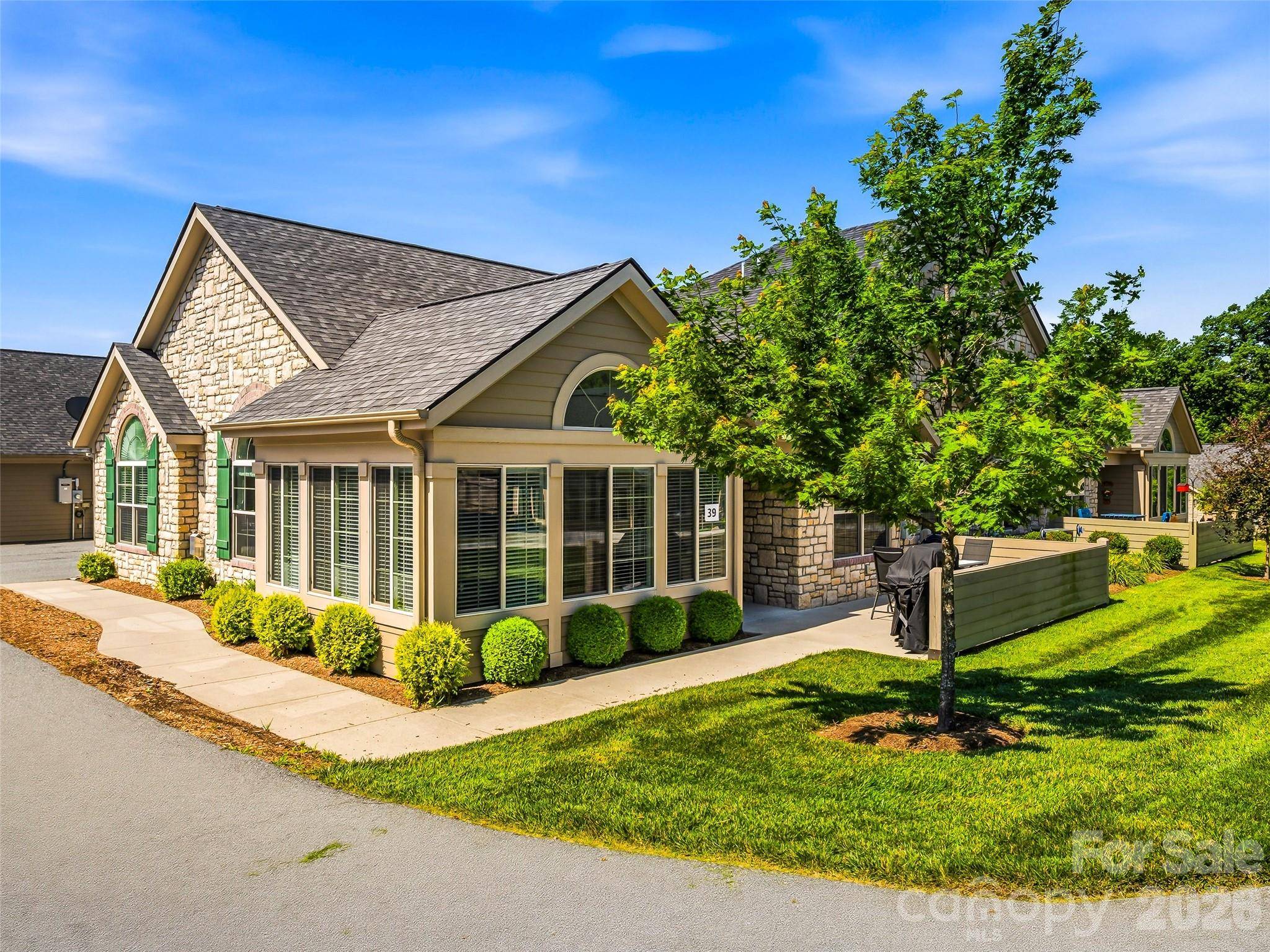 39 Braeburn WAY, Flat Rock, NC 28731