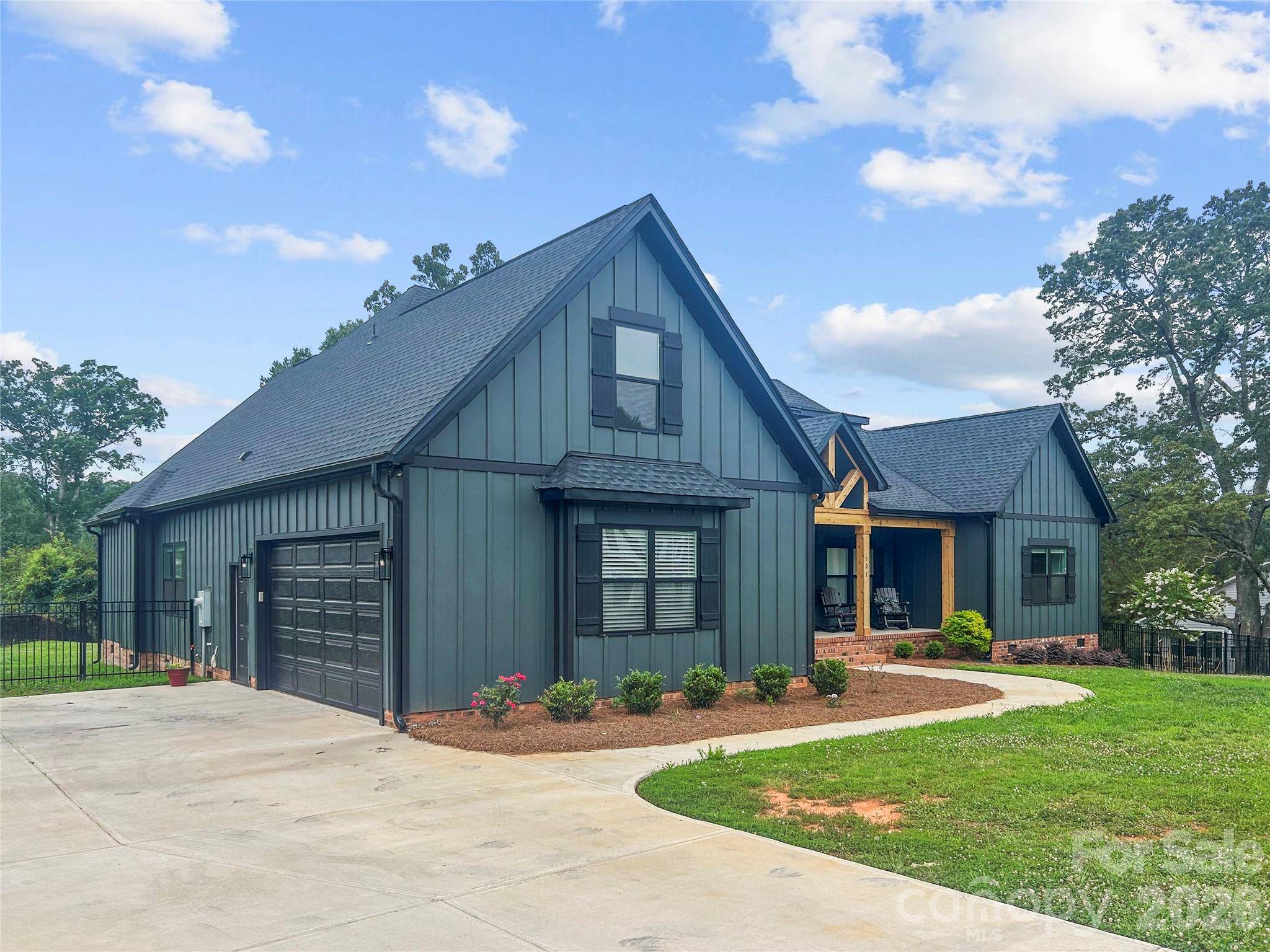 501 Edmunds LN, Clover, SC 29710