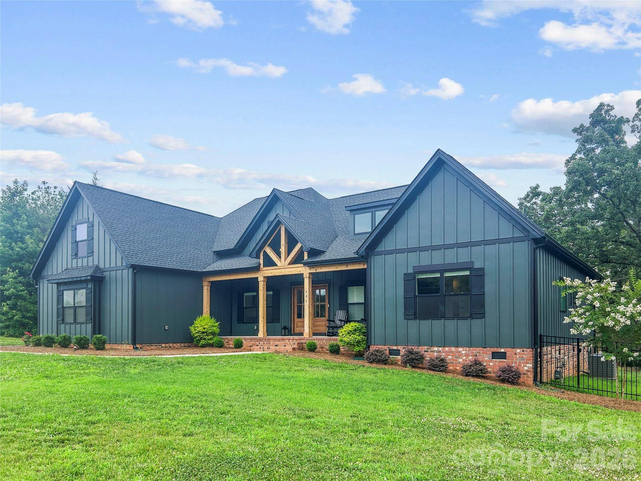 501 Edmunds LN, Clover, SC 29710