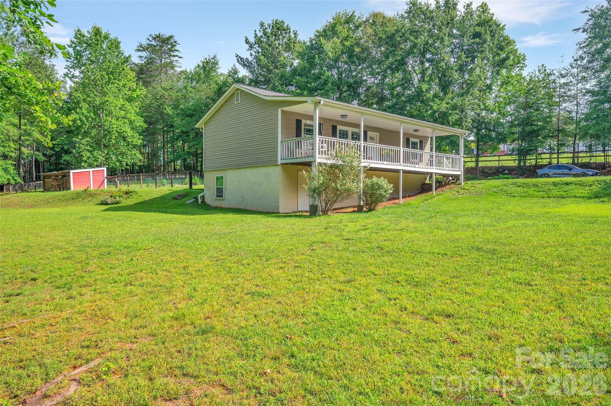 1095 E Prince RD, Landrum, SC 29356
