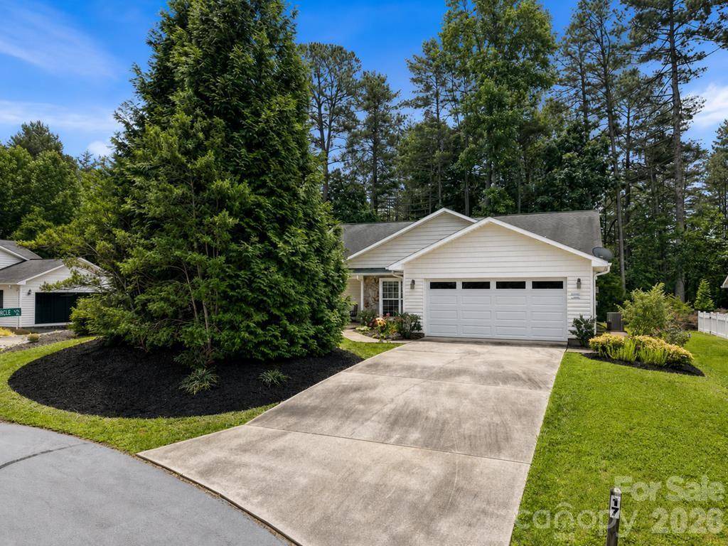 17 Coventry CIR E, Franklin, NC 28734