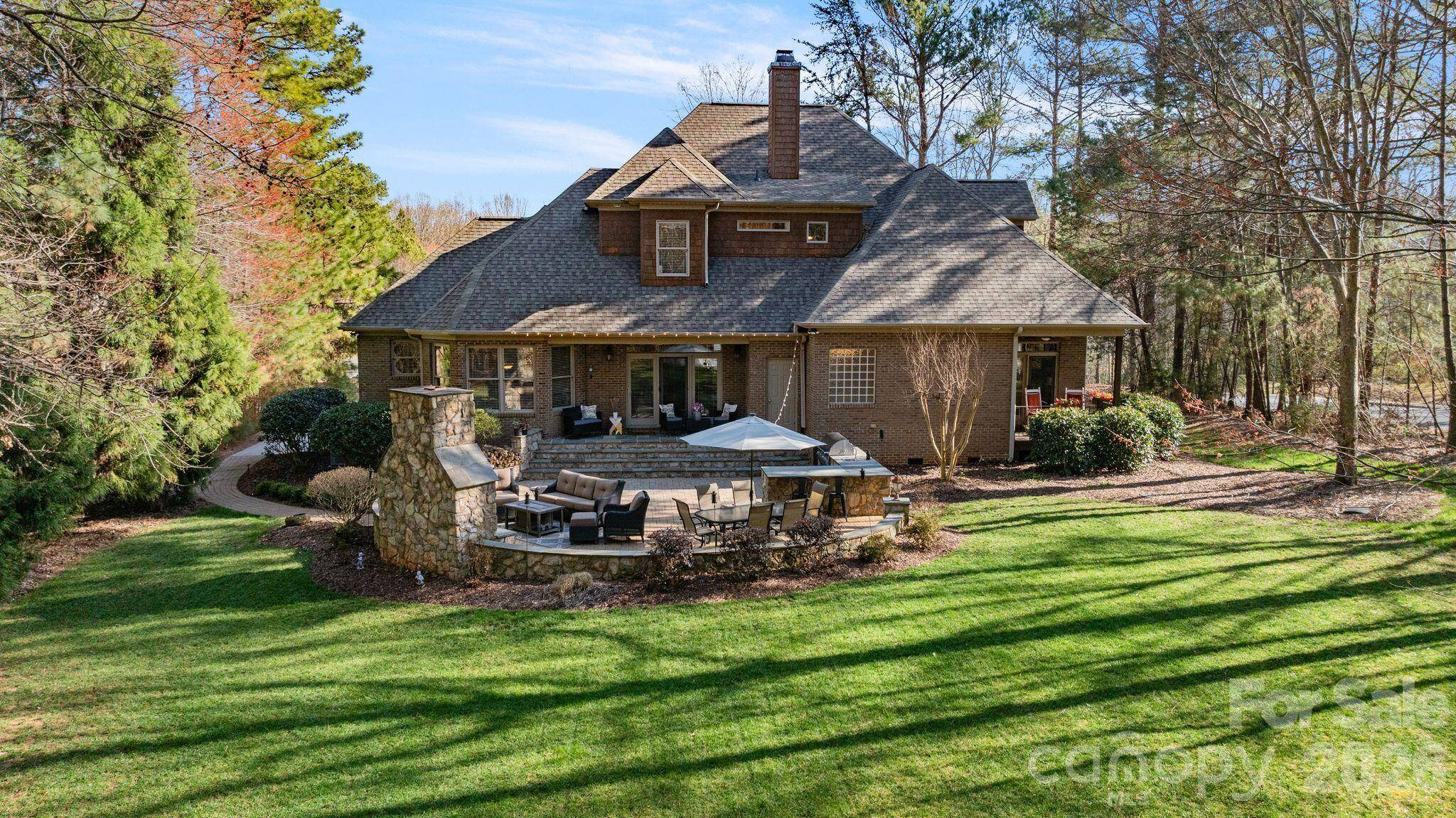 2379 Metcalf DR, Sherrills Ford, NC 28673