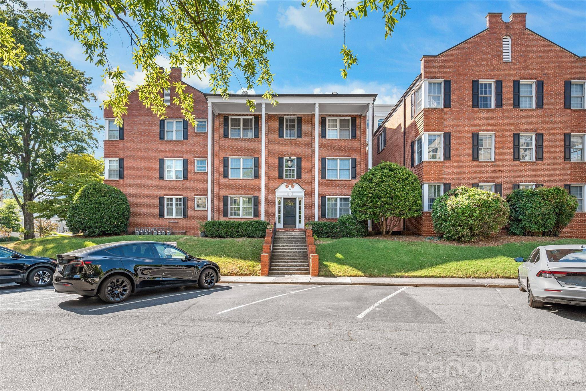920 Monticello TER #305, Charlotte, NC 28204